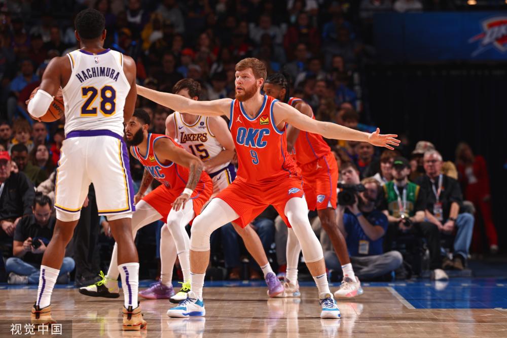 在熱鬧非凡 在熱鬧非凡